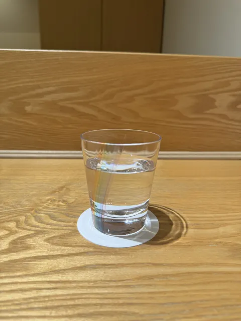 유리잔에 담긴 물