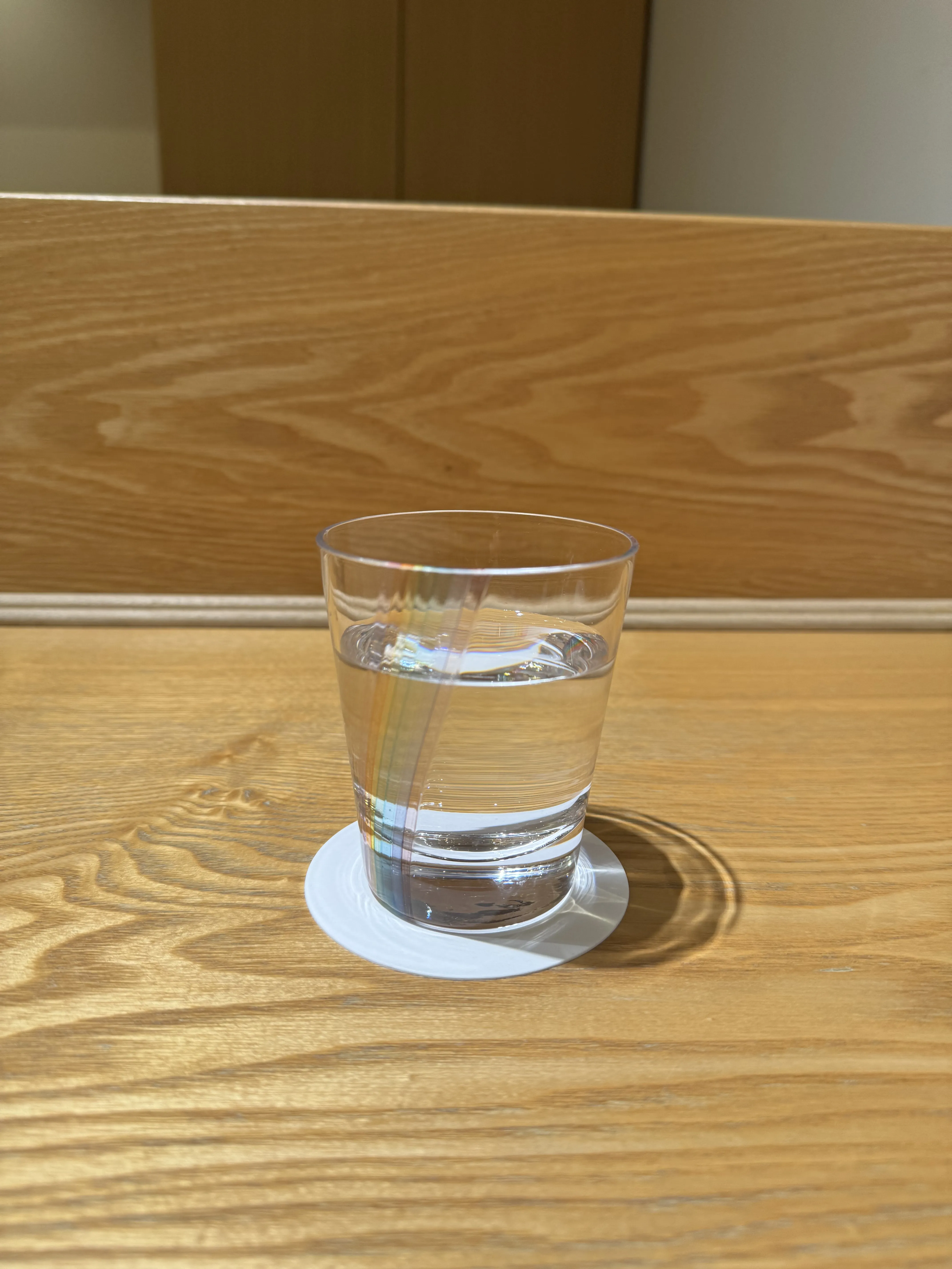 유리잔에 담긴 물