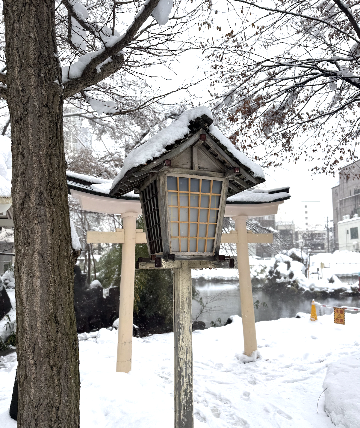 우토우 신사 경내