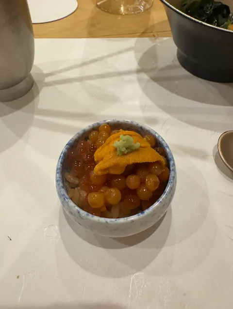 연어알 우니 덮밥
